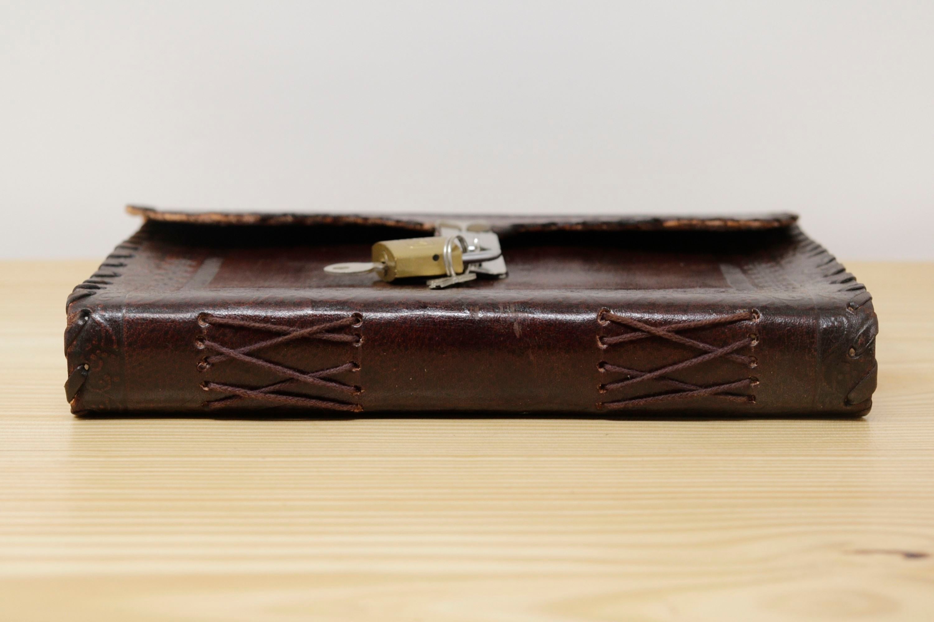 Handmade Vintage Leather Journal - Butterfly Flap Key Lock